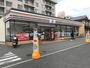 コンビニ　セブンイレブン　松山小坂２丁目店（コンビニ）まで73m