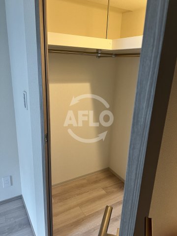 収納　プレサンスレジェンド大阪新町タワー　ウォークインクローゼット