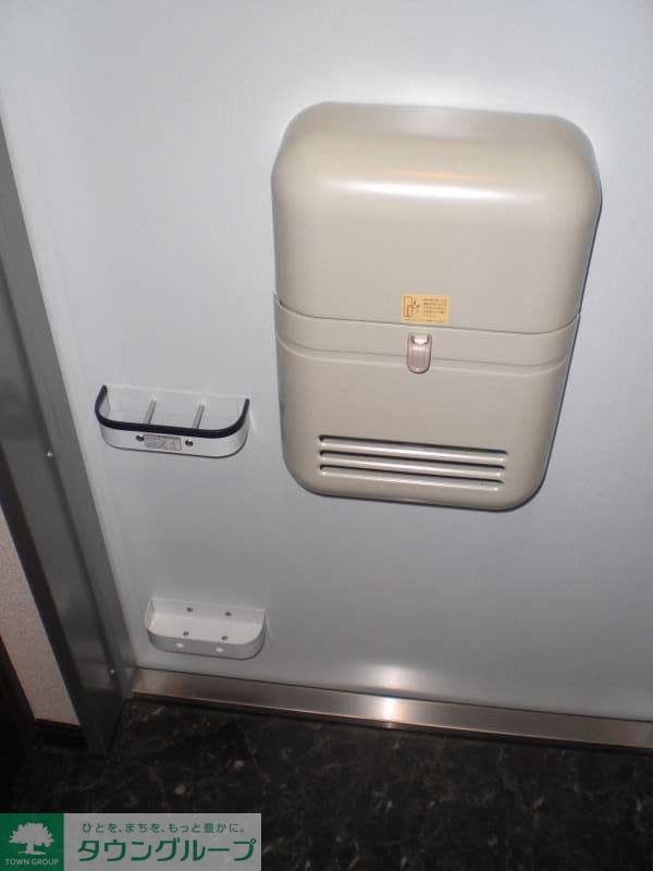 玄関　傘たて付き玄関ドア