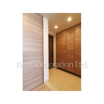 玄関　同タイプ10階のお部屋を撮影。仕様が異なることがあります。