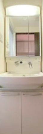 洗面設備　コンパクトで使いやすい洗面所