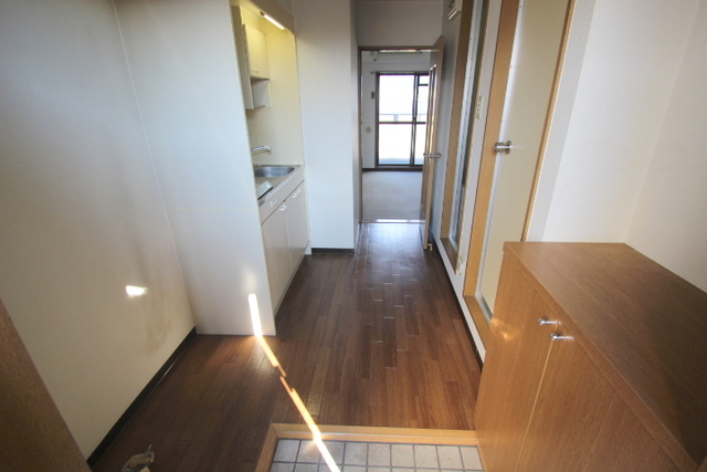 玄関　同物件別号室