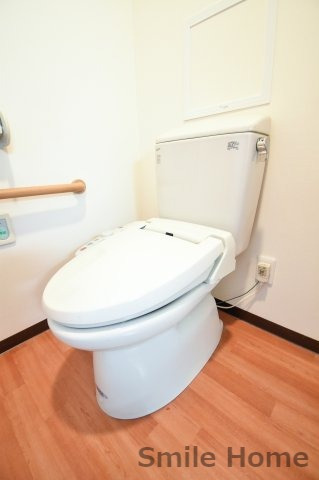トイレ　清潔感があるトイレです。入るとホッとする、そんな空間。