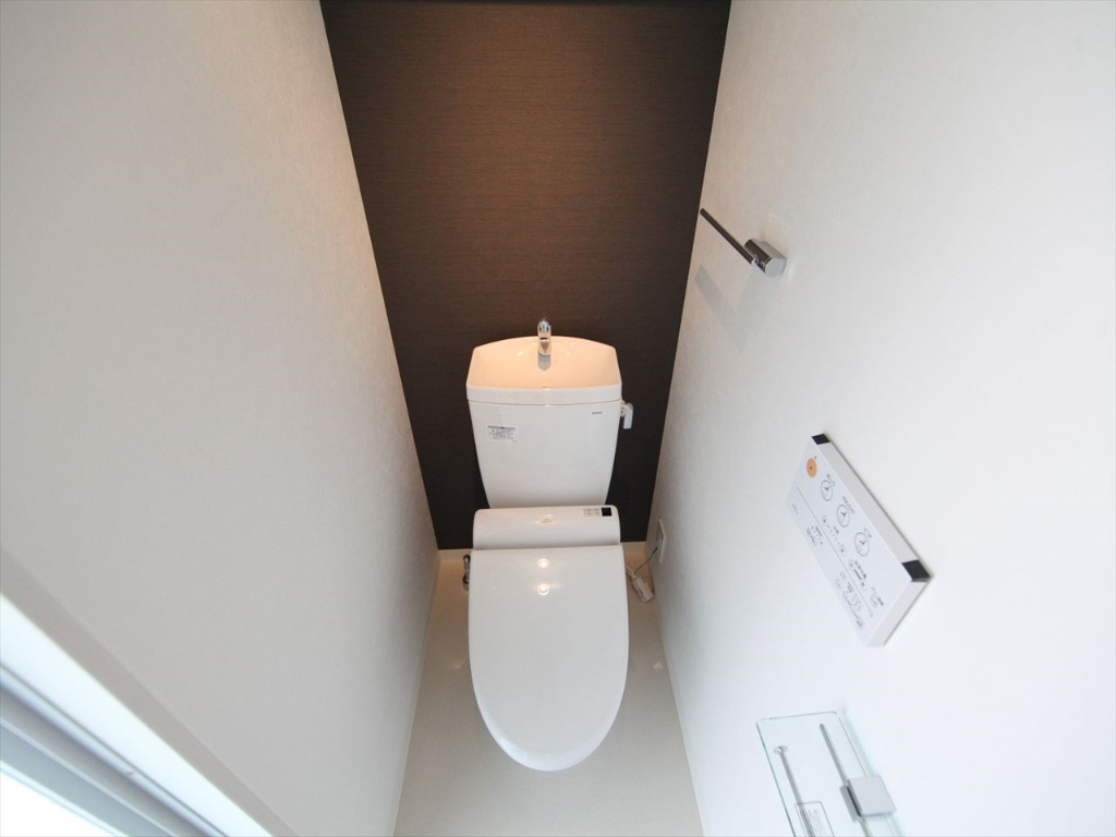 トイレ　温水洗浄暖房便座付トイレ