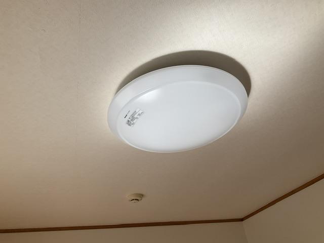 その他設備　リビングにはシーリングライト完備