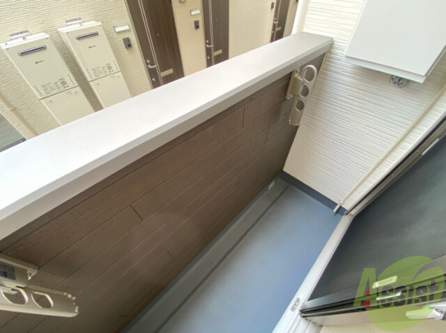 バルコニー　こちらはバルコニー。洗濯物が干せるようになっています。