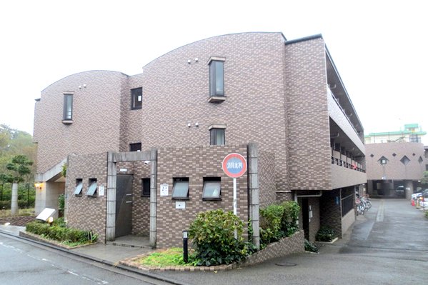 建物外観　外観は落ち着いています