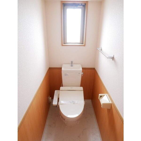 トイレ　温度調節はこちらで