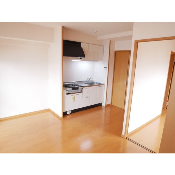 居室・リビング　家具の配置がしやすいリビングですね