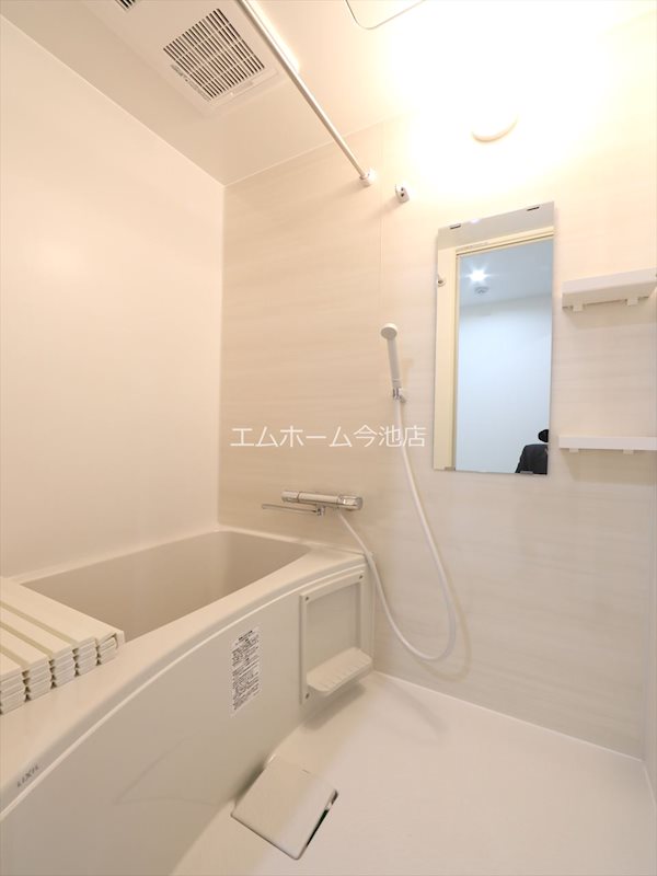 バス・シャワールーム　浴室暖房乾燥機能付バス