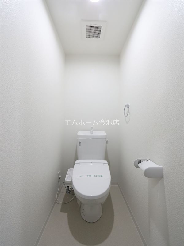 トイレ　温水洗浄便座付トイレ