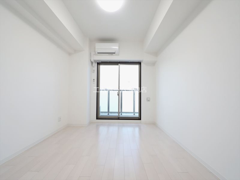 その他部屋・スペース　洋室8.1帖　エアコン付　収納充実しています