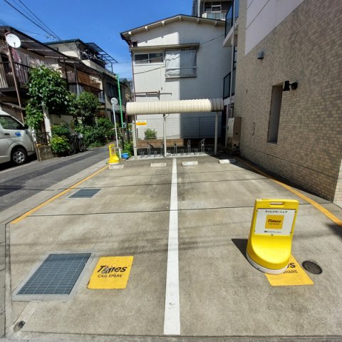 駐車場　駐車場に車を止められます