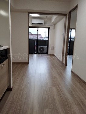 居室・リビング　※別号室参考写真