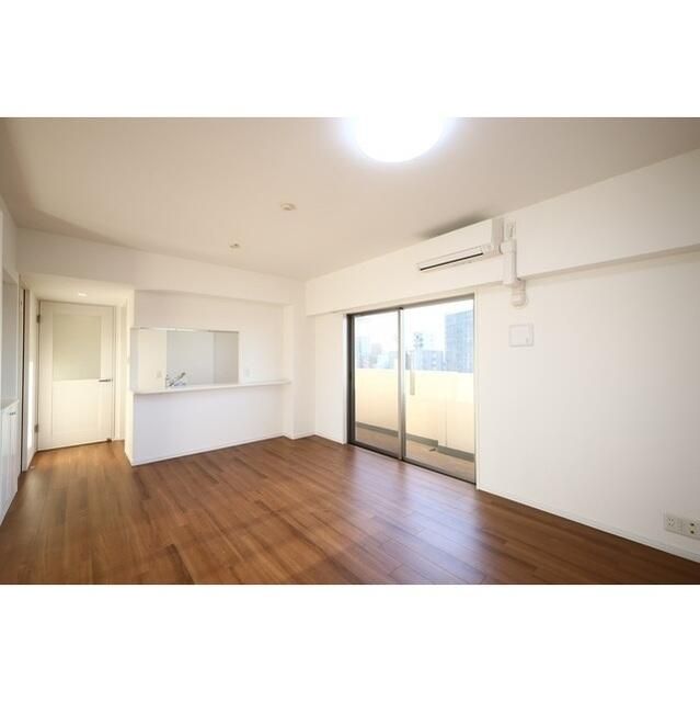 居室・リビング　☆明るい洋室☆