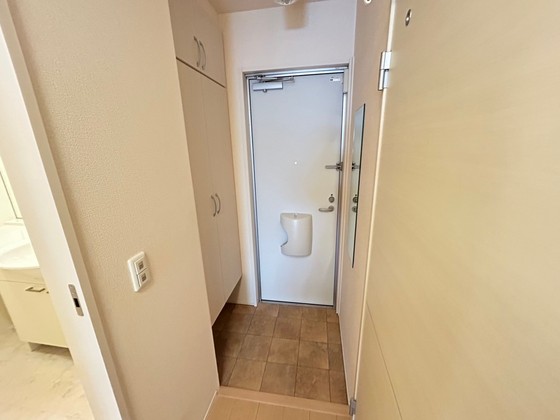 玄関　※別部屋の写真です