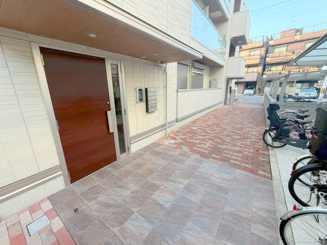 エントランス　綺麗なエントランスです。