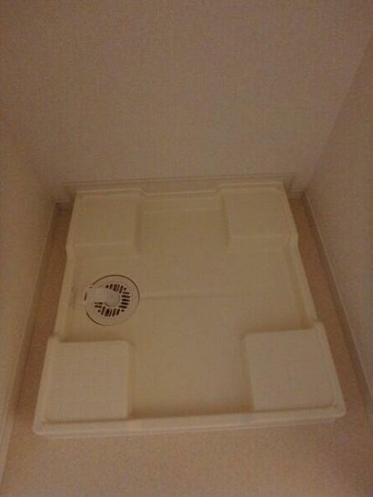 その他設備　同タイプ参考写真（室内洗濯機置場）