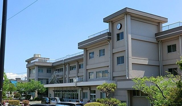 中学校　衣笠中学校（中学校）まで333m