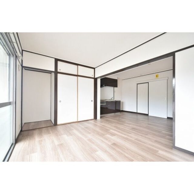 居室・リビング　【居間・リビング】※別部屋、現況優先