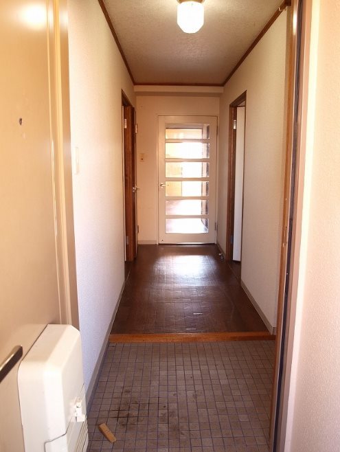 玄関　別部屋写真使用