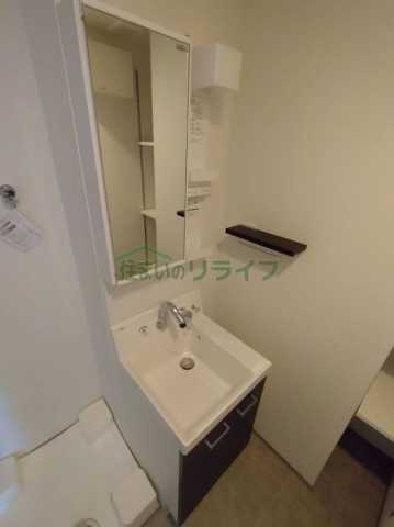 洗面設備　別部屋の参考写真になります。