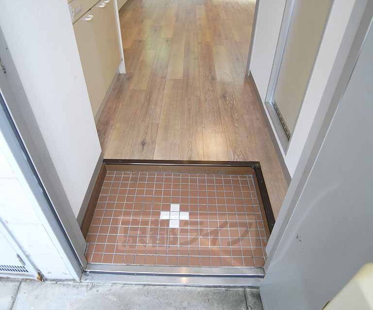 玄関　タイルの玄関がオシャレです。