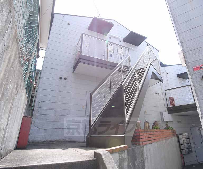 その他共有部分　物件の階段です。