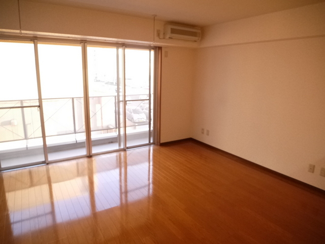 居室・リビング　☆お部屋は南東向き☆