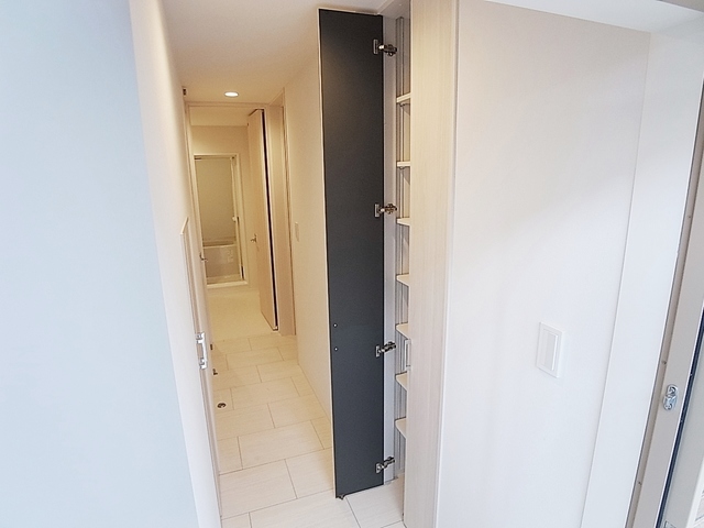 玄関　シューズボックス完備