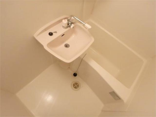 バス・シャワールーム　もちろんバス、トイレ別タイプ