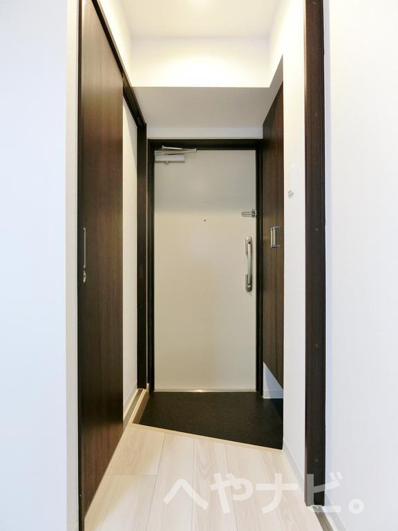 玄関　※別号室写真です。