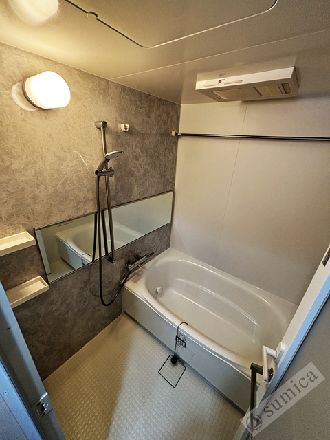 バス・シャワールーム　ゆったりお寛ぎください♪♪