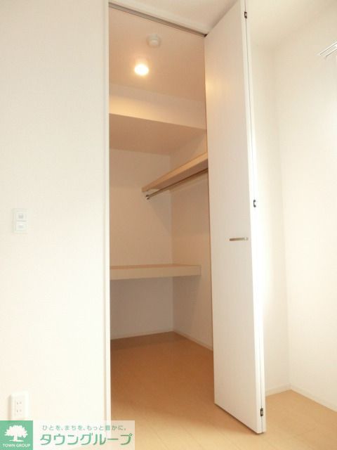 収納　広々ウォークインクローゼット