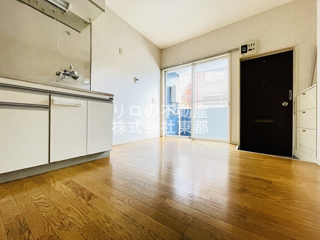 居室・リビング　明るく開放感のあるダイニングキッチンです♪