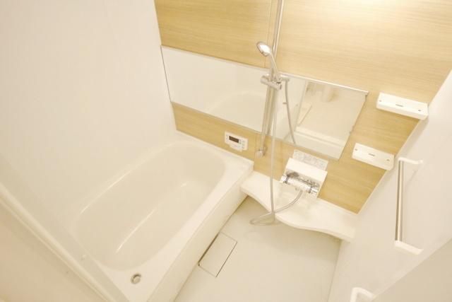 バス・シャワールーム　きれいなバスルーム
