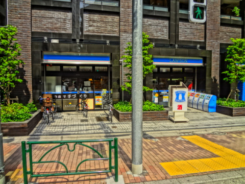 コンビニ　ローソン 小石川一丁目（コンビニ）まで400m