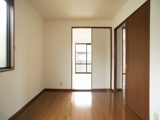 その他部屋・スペース　清潔感のあるきれいな洋間です♪