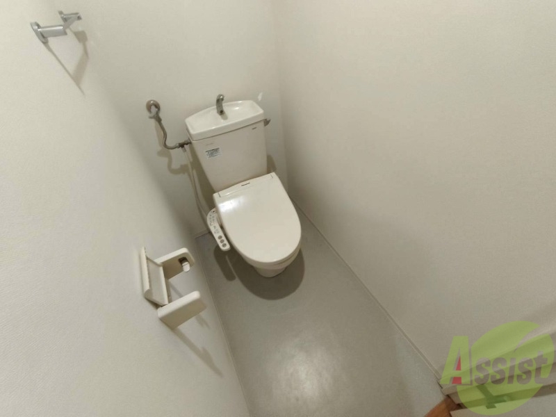 トイレ　こちらはトイレです。清潔感があり、安心して使用できます。