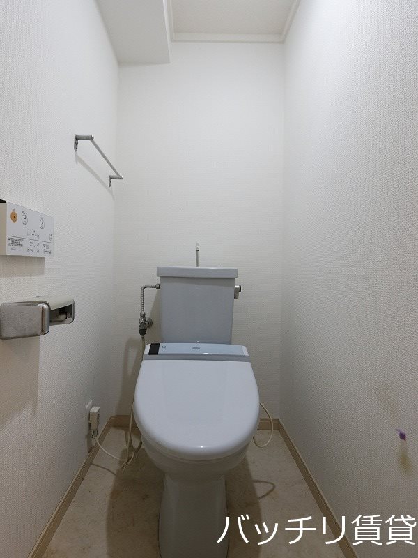 トイレ　別号室の画像。現況優先