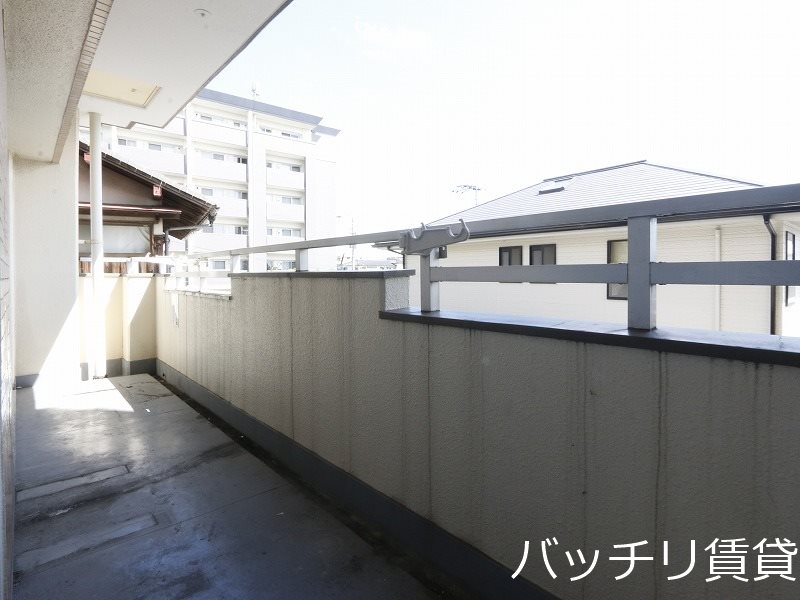 バルコニー　別号室の画像。現況優先