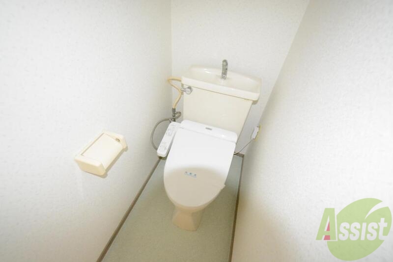トイレ　ウォッシュレット付きです。