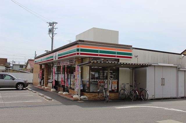 コンビニ　セブンイレブンあま木田店（コンビニ）まで878m