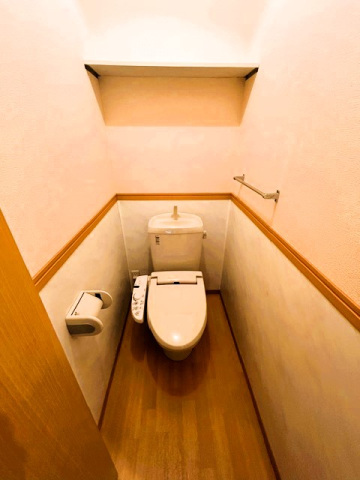 トイレ　※他号室の写真です。