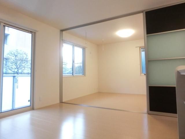 居室・リビング　南向き日当たり良好