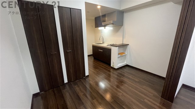 居室・リビング　収納もある7帖のリビングです♪