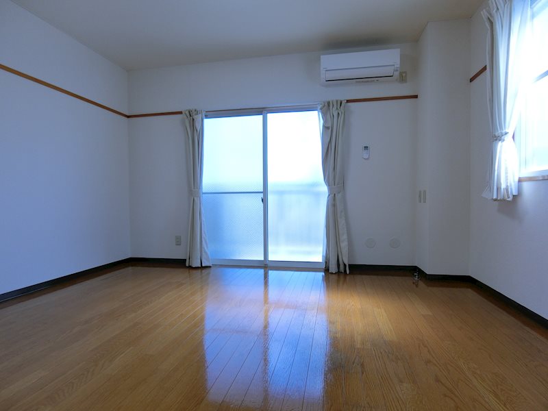 居室・リビング　明るい洋室。角部屋です。