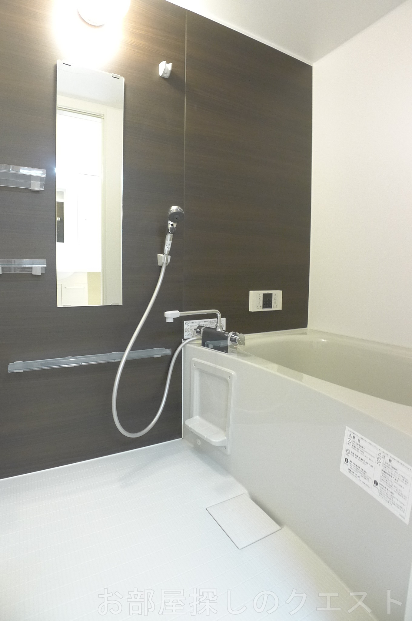 バス・シャワールーム　（写真は同タイプ反転）