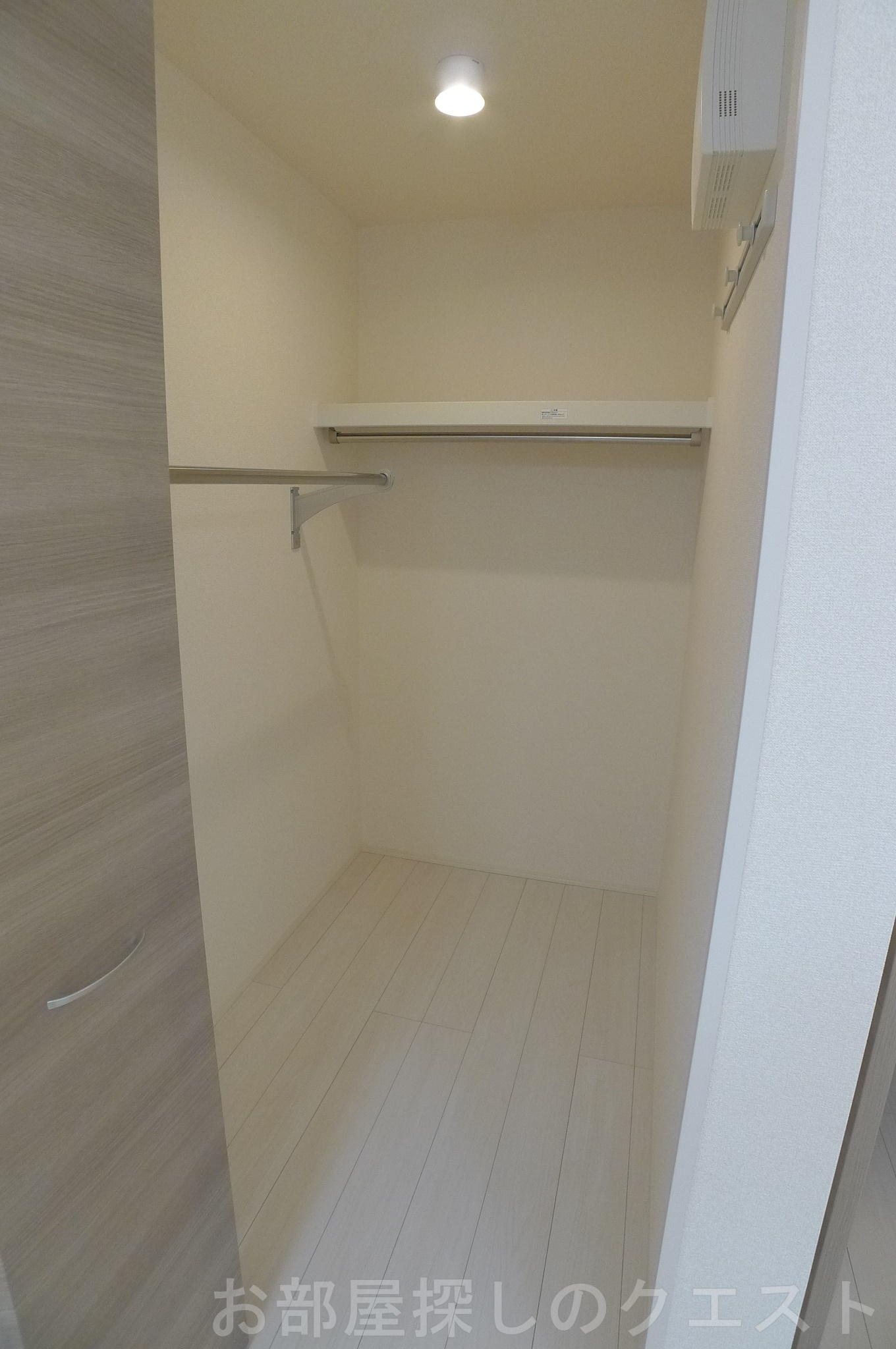 収納　（写真は同タイプ反転）