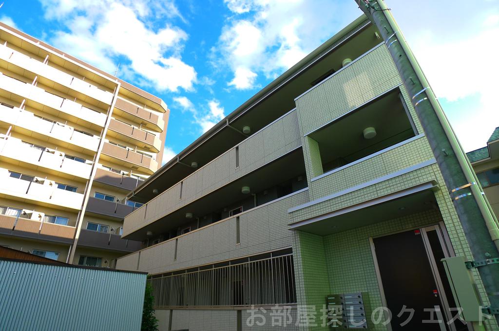 建物外観　オートロック付きでセキュリティも充実☆